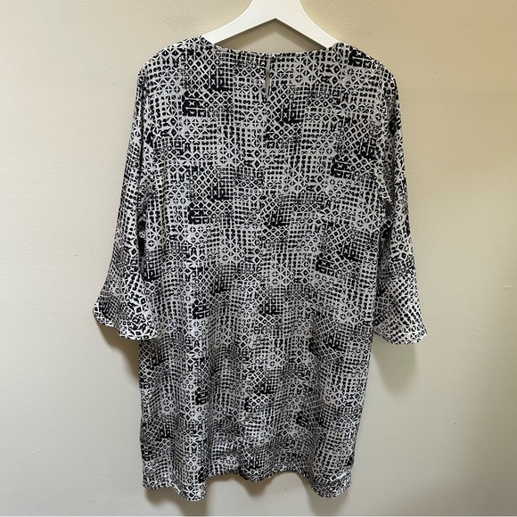 Garnet Hill~ new ~ Silk Geometric Print 3/4 Sleeve Lined Shift Dress in size 18 - Picture 4 of 9